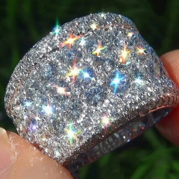 Jewelry - ¥💍NEW SILVER ROUND DIAMOND PAVE WIDE BAND RING¥